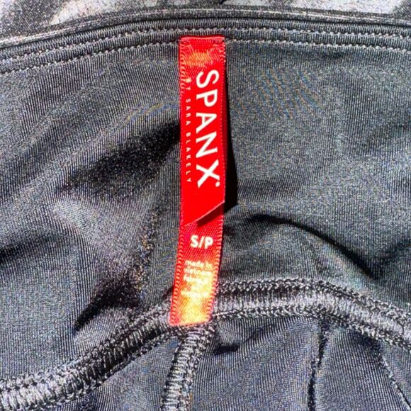 Spanx Faux Leather Leggings Women's Sz S Black High Rise Compression Full Length - Picture 3 of 4